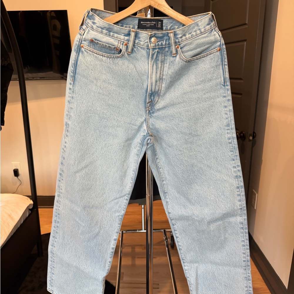 Abercrombie & Fitch Men's Light Blue Baggy Jeans